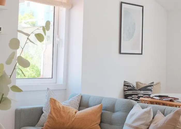 Downtown Terrace - 2 Bedroom In Graca With Private & Sunny Terrace! * Lisboa