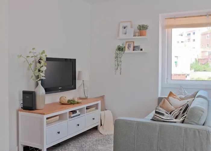 Downtown Terrace - 2 Bedroom In Graca With Private & Sunny Terrace! * Lisboa