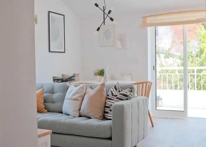 Downtown Terrace - 2 Bedroom In Graca With Private & Sunny Terrace! * Lisboa