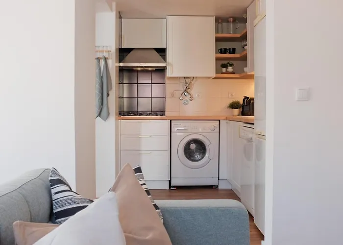 Downtown Terrace - 2 Bedroom In Graca With Private & Sunny Terrace! Apartmán *