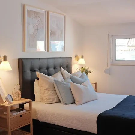 Lägenhet Downtown Terrace - 2 Bedroom In Graca With Private & Sunny Terrace! *