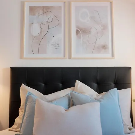 Апартаменты Downtown Terrace - 2 Bedroom In Graca With Private & Sunny Terrace!