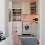 Downtown Terrace - 2 Bedroom In Graca With Private & Sunny Terrace! アパート *