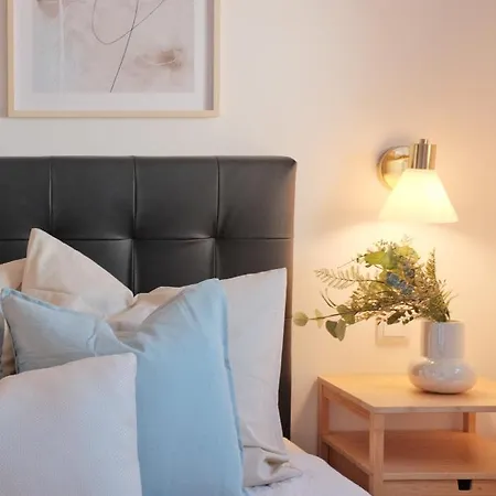 Downtown Terrace - 2 Bedroom In Graça With Private&sunny Terrace!