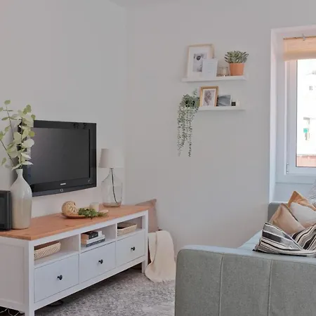Downtown Terrace - 2 Bedroom In Graca With Private & Sunny Terrace! * Lisboa