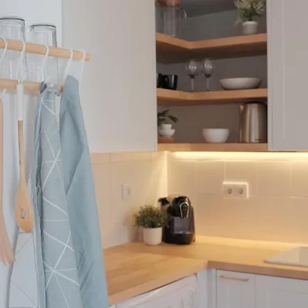 Downtown Terrace - 2 Bedroom In Graça With Private&sunny Terrace! Appartement